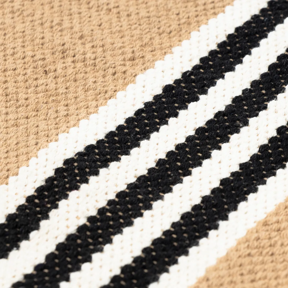 Alfombras Decorativas>Alfombra Inuit Crudo Y Negro Con Flecos 120x160cm