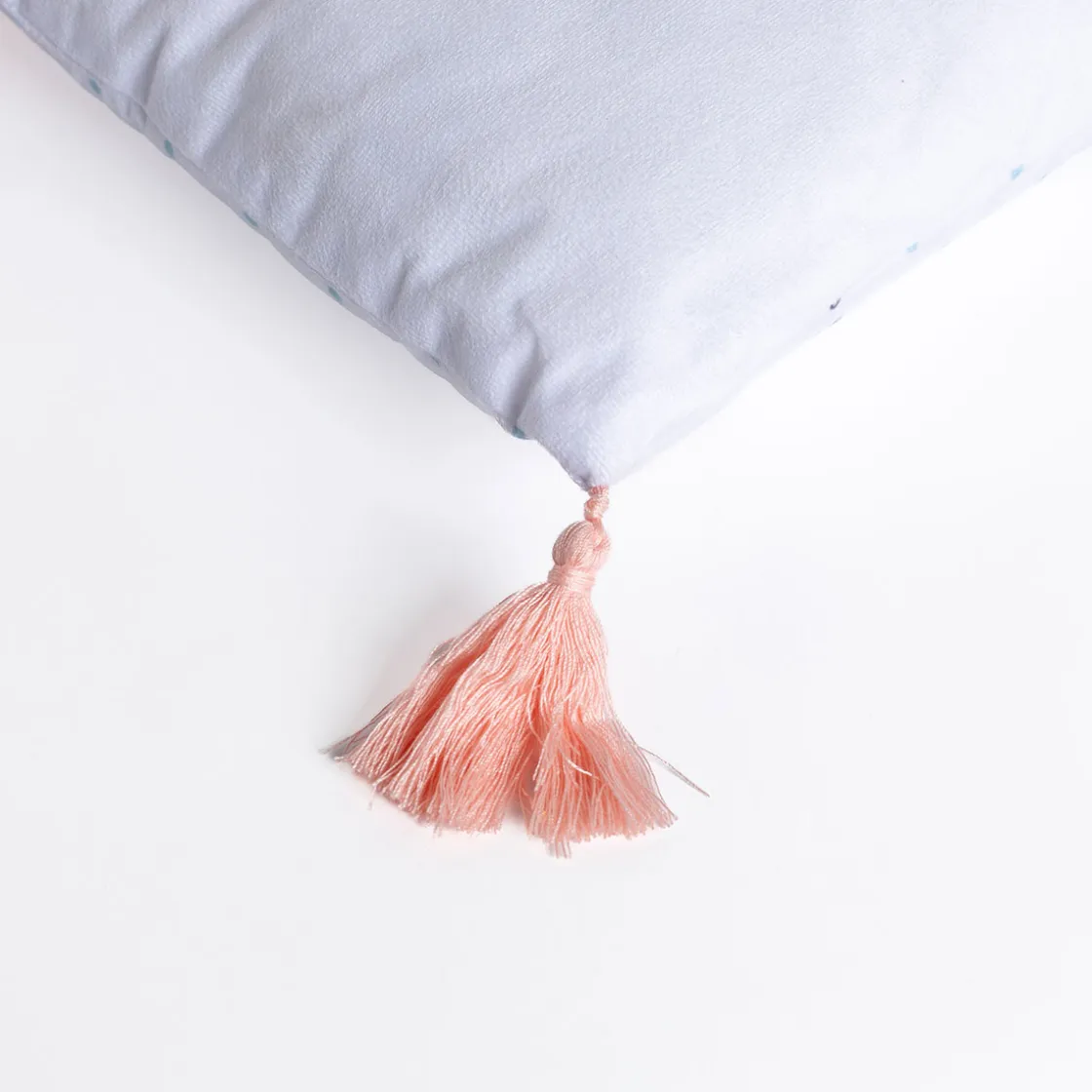 Téxtil>Almohada con pompones ZOE 30x50cm