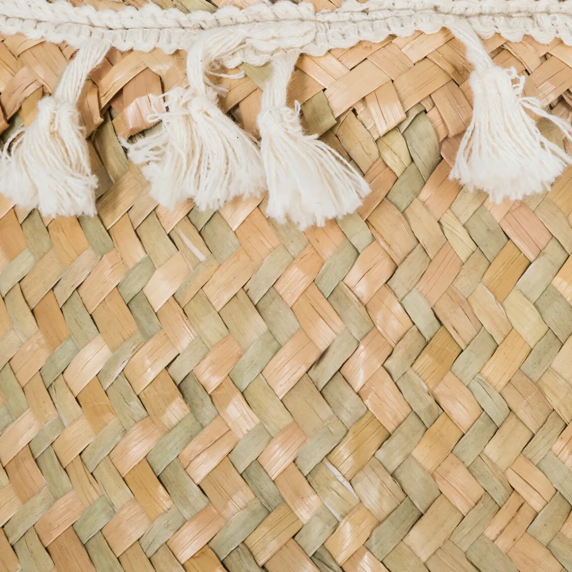 atmosphera Cestas Y Baúles>Cesto seagrass natural con pompones y asas