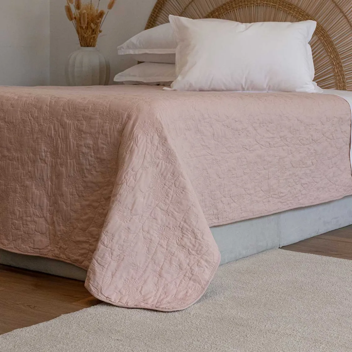 Edredones Y Colchas>Colcha rosa DAISY 220x240cm