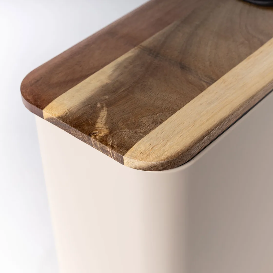 Cubos>Cubo de baño con tapa de metal beige 5l