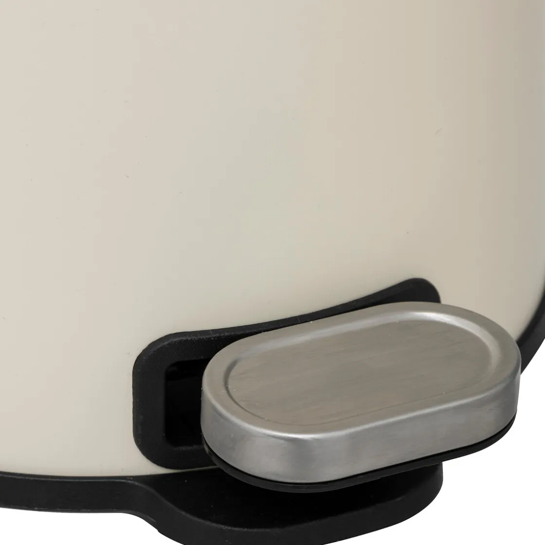 5five Botes De Basura Y Contenedores De Reciclaje>Cubo de basura beige de metal con pedal DELTA 6l