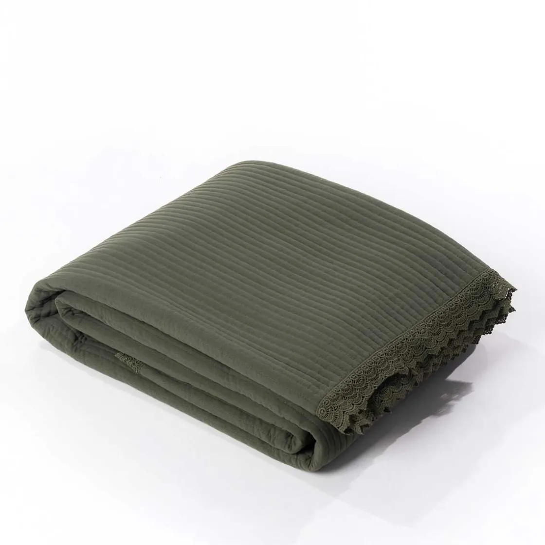 Edredones Y Colchas>Edredón verde con volante de encaje 220x240cm