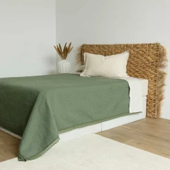 Edredones Y Colchas>Edredón verde con volante de encaje 220x240cm