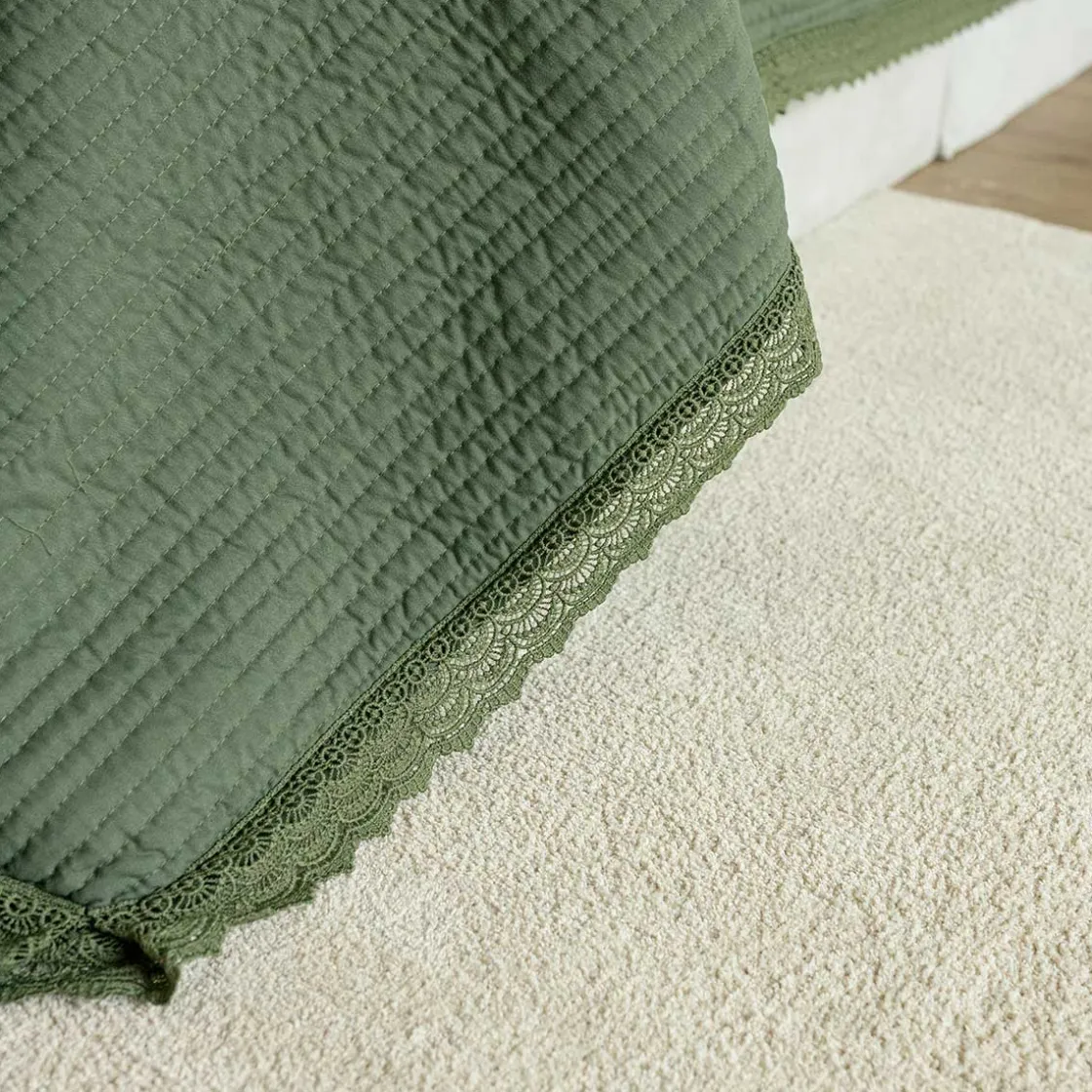 Edredones Y Colchas>Edredón verde con volante de encaje 220x240cm