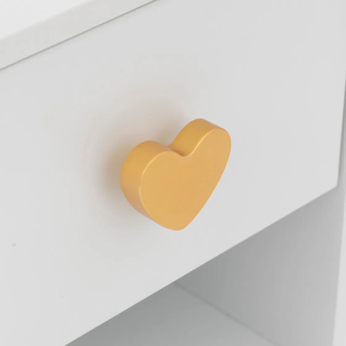atmosphera4kids Mobiliario>Mesa Auxiliar Con Corazones Blanca