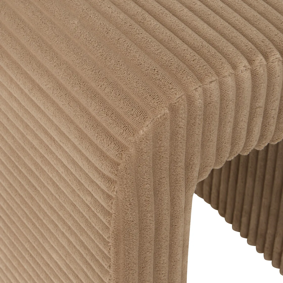 atmosphera Puff Y Banquitos>Puf SEVI beige de terciopelo