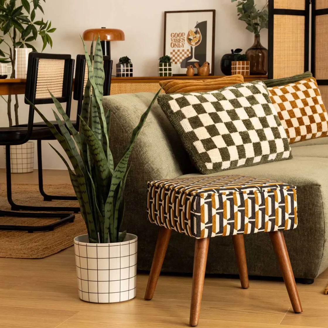 atmosphera Puff Y Banquitos|Estilo Industrial>Taburete CHIARA de tejido decorado